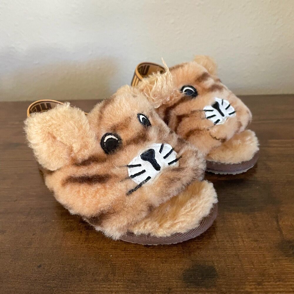 Size 9 / Toddler Girl UGG Slide Sandals